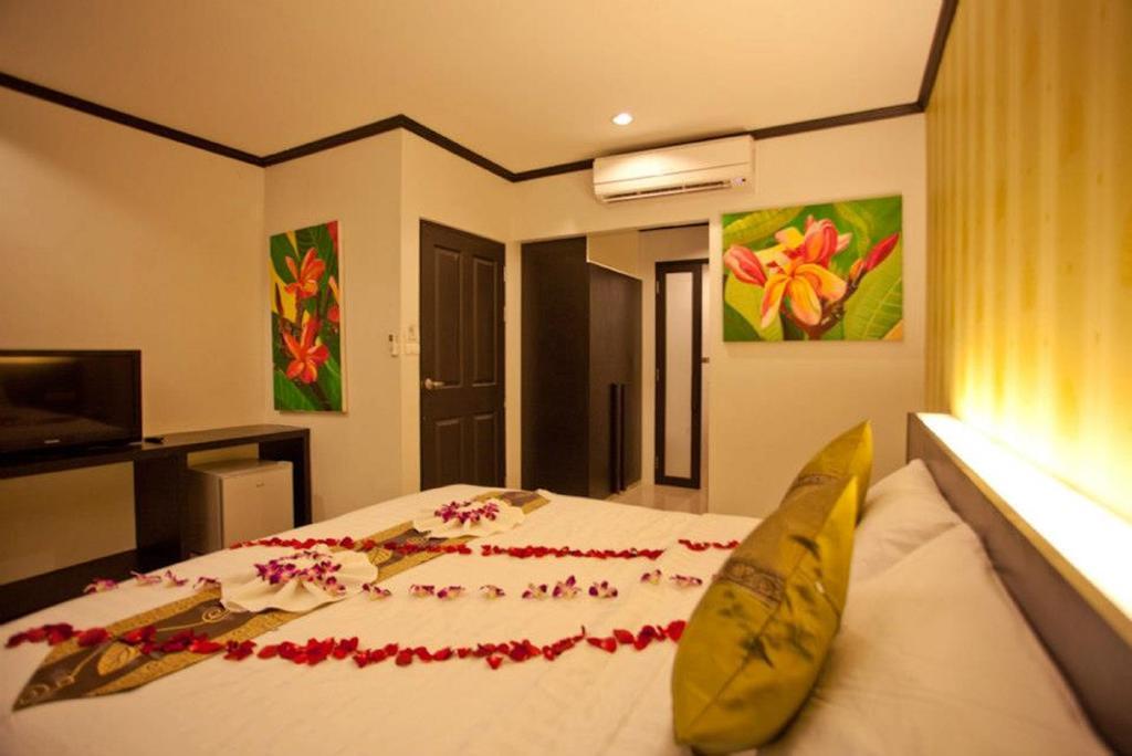 Kata Green Beach Hotel Экстерьер фото