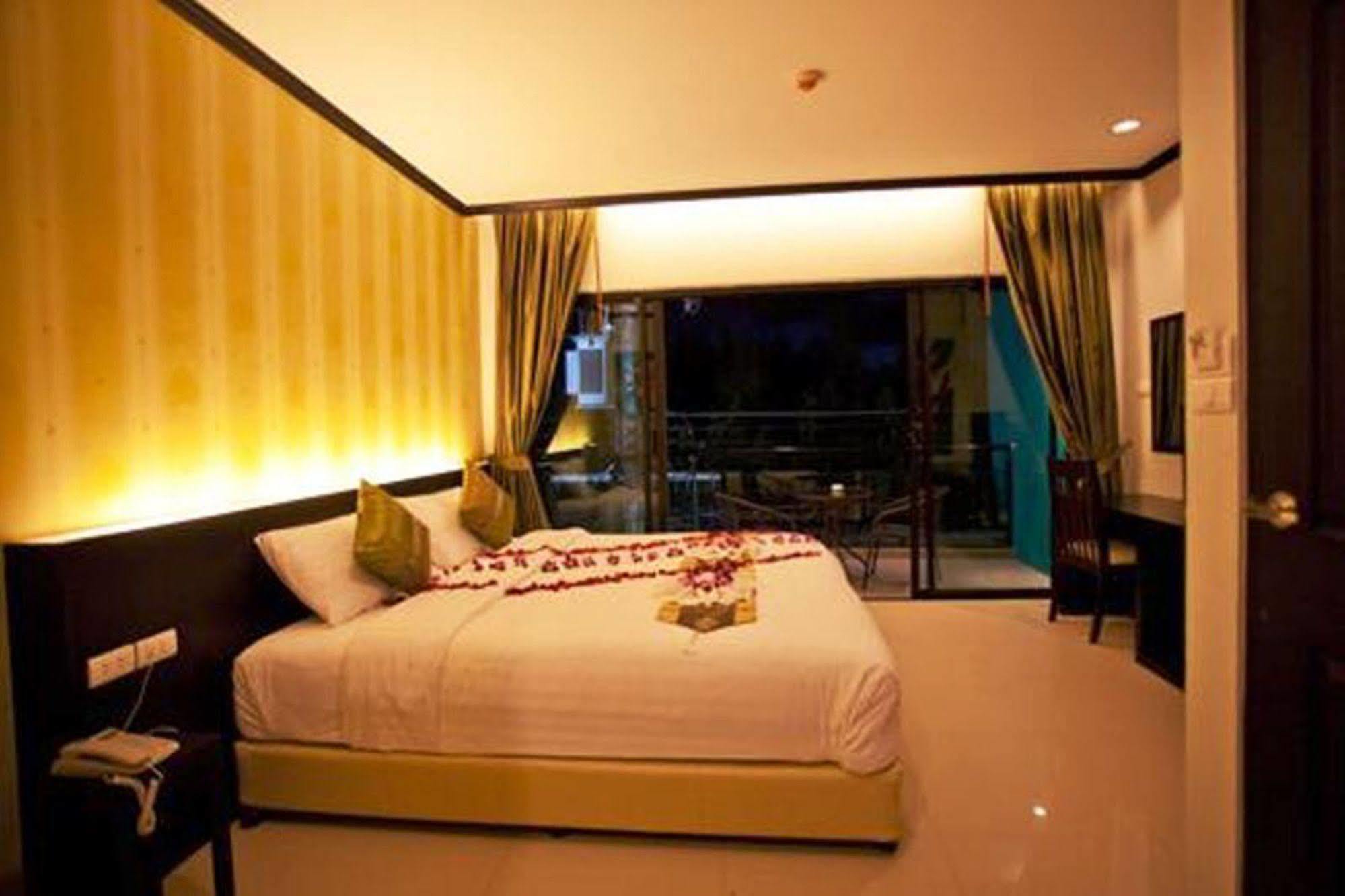 Kata Green Beach Hotel Экстерьер фото