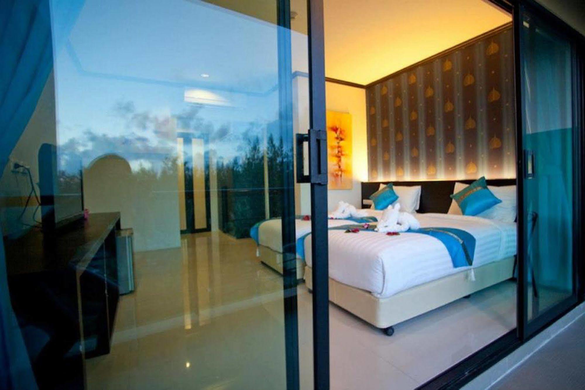 Kata Green Beach Hotel Экстерьер фото