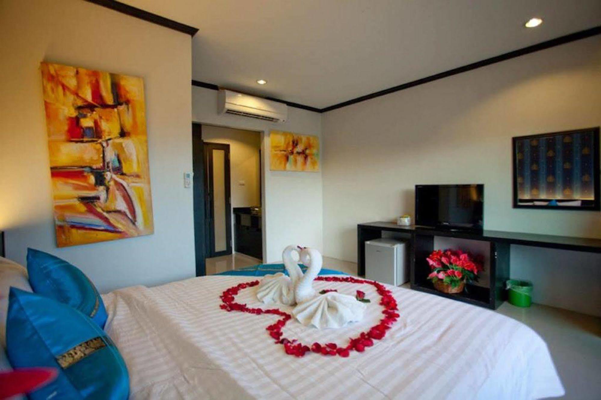 Kata Green Beach Hotel Экстерьер фото