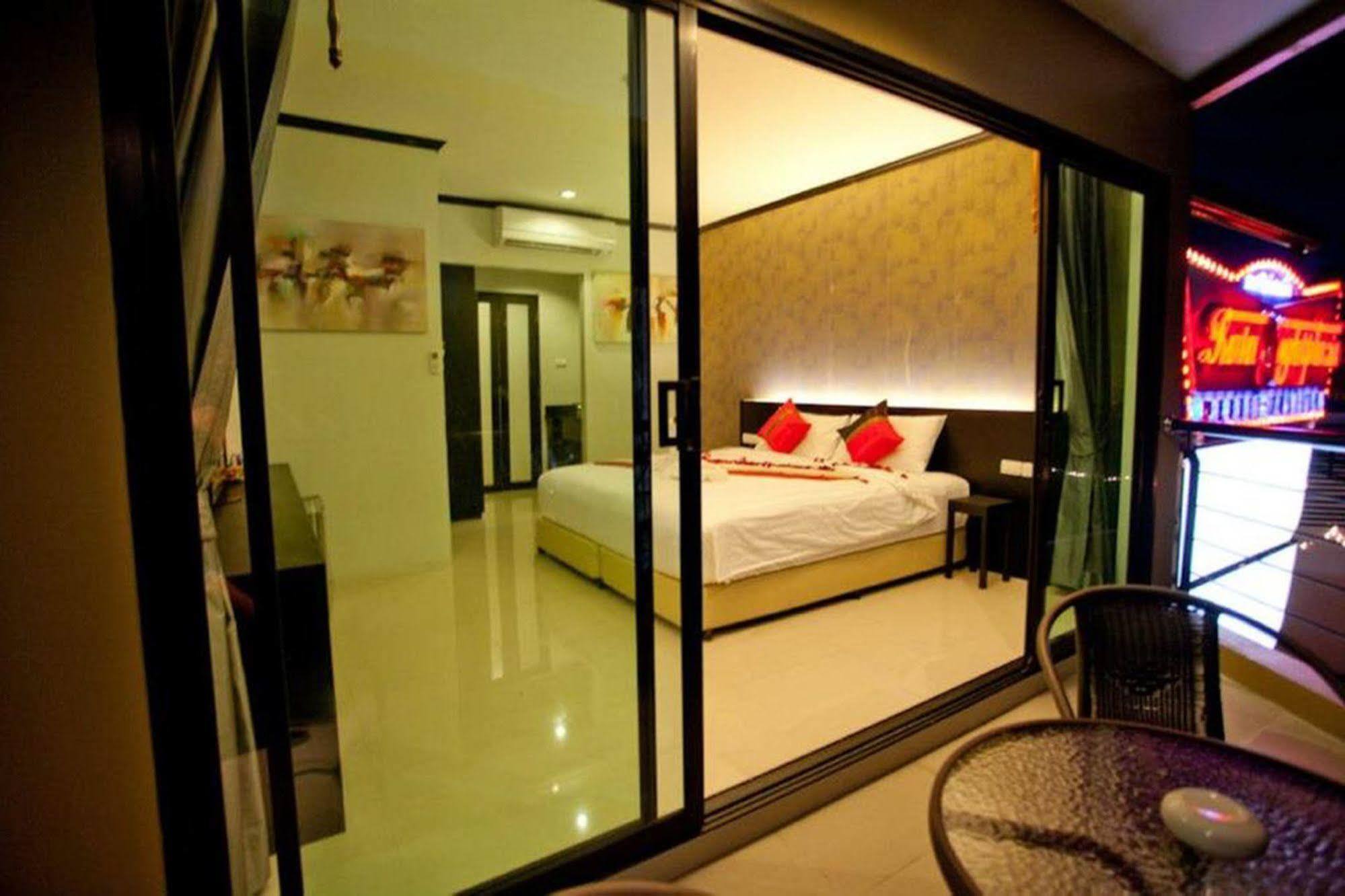 Kata Green Beach Hotel Экстерьер фото